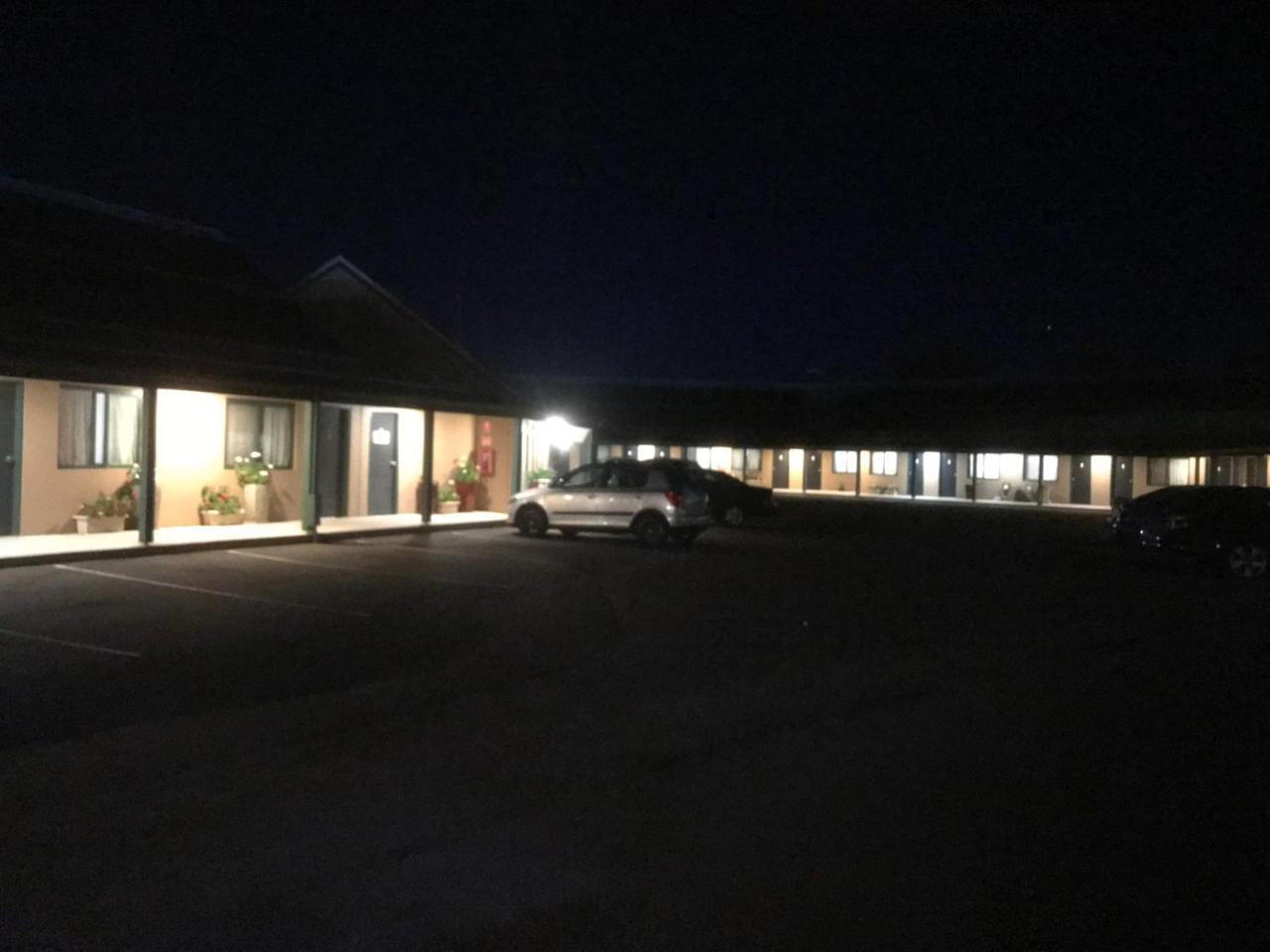 גולבורן The Bakehouse Motel מראה חיצוני תמונה